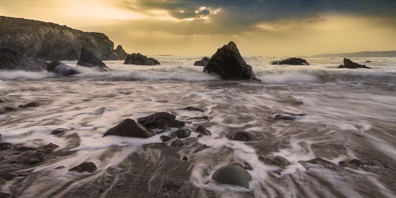 市场分析与行业信息服务平台：企业政策合规与监管趋势前瞻的智慧引擎